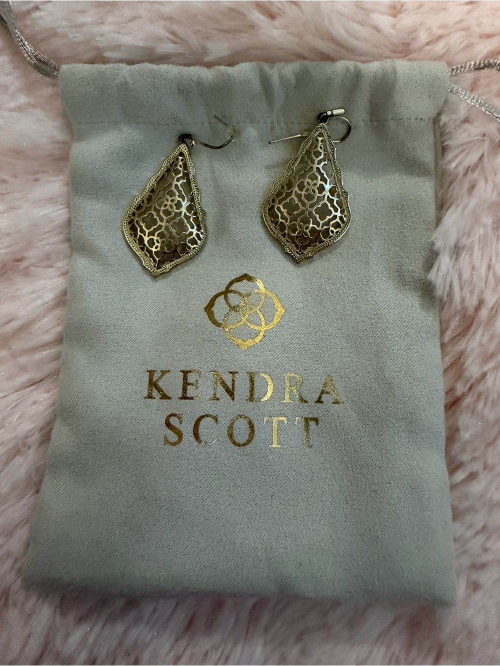 💕Kendra Scott Gold Filigree Drop Earrings - Gold